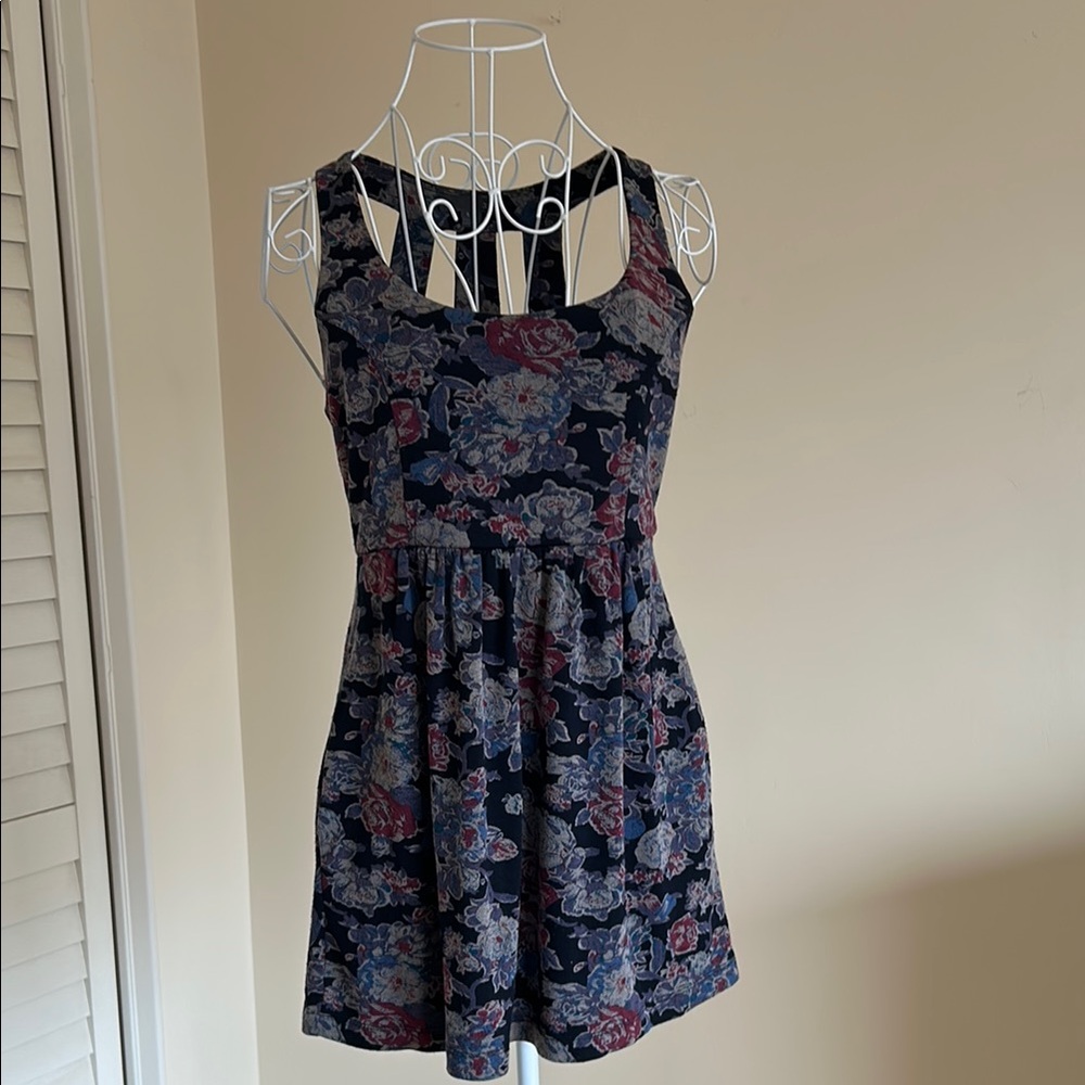 SIZE S / Forever 21 / Floral Racerback Dress